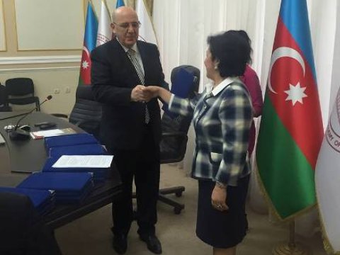 Əhliman Əmiraslanov AMEA əməkdaşlarına fəxri fərmanlar verdi