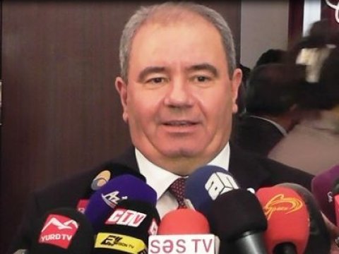 Sabiq nazir Əli Abbasov: “Evimdə oturmuşam” 