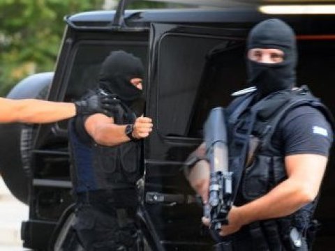 Paris terrorçularının vasitəçisi saxlanlıdı 