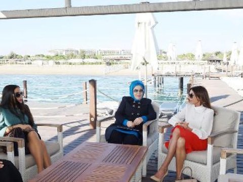  Birinci xanımlar arasında görüş olub 