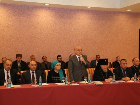 Azərbaycanda 9 dini icmaya şəhadətnamə verilib