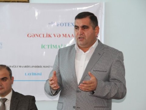 Gənclər seçkinin nəticələrini müzakirə ediblər