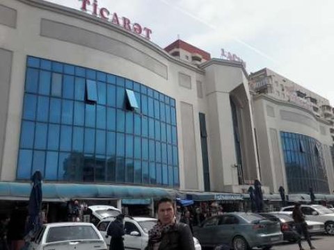 Bakıdakı “Laçın” ticarət mərkəzi bağlandı