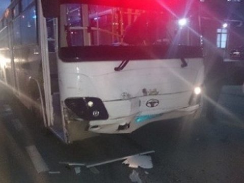  Bakıda sərnişin avtobusu qəza törətdi 
