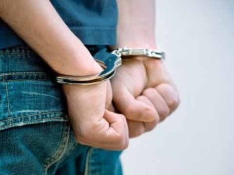 Şəkidə atasının evindən oğurluq edən oğul tutuldu