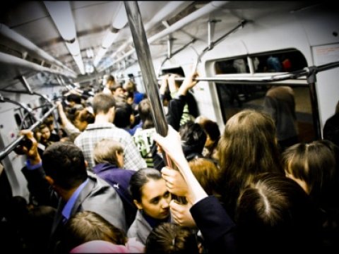 Bakı metrosunda problem: Qatar tuneldə qaldı