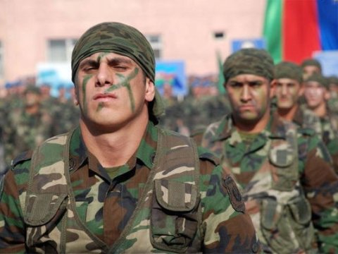 “Hərbçilərin xidmət müddətinin artırılması real deyil”