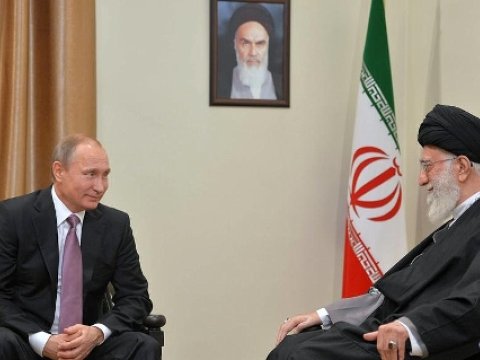 Putin Xamneyi ilə görüşdü 