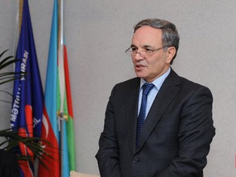  Mətbuat Şurası iğtişaşları işıqlandıran jurnalistlərə təzyiqi qətiyyətlə pisləyir 