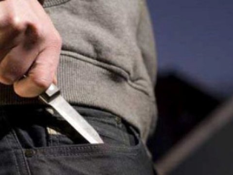  Bərdədə həmkəndlilər biri-birilərini bıçaqlayıb 