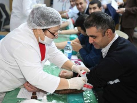 Bakıda “Bir damla qan qurtarılan bir can” aksiyası keçirildi - FOTOLAR