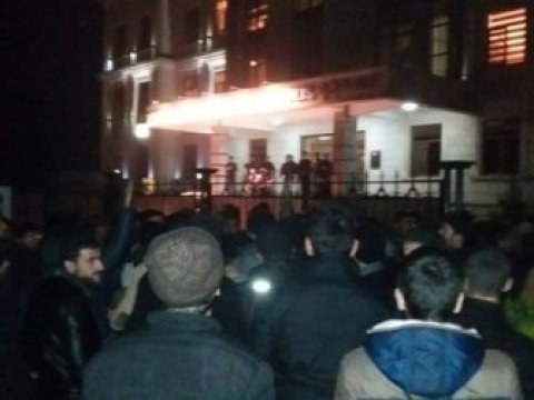  İslamçılar Lənkəran polisinin qarşısına toplaşıb 