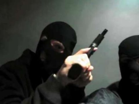  Bakıda tapanca formalı alışqanla evə basqın edilib 