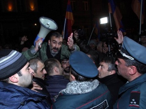 Yerevanda fasiləsiz aksiya - FOTOLAR