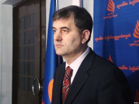 Nazirin maşını qəza törətdi, sürücü öldü