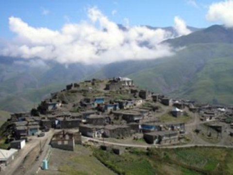  İcra nümayəndəsi özünə qəsd edib 