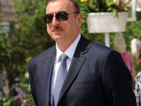 Azərbaycan Prezidentinə başsağlıqları verilir