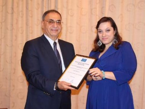 Asim Mollazadə jurnalistlərə mükafat verdi - FOTOLAR