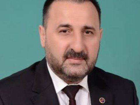 Eks-deputat baş redaktoru otağından qovdu