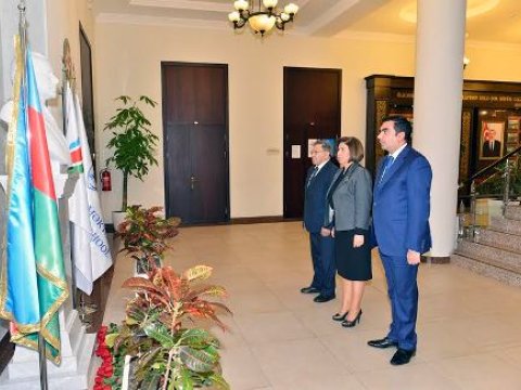 Bakı Ali Neft Məktəbində Heydər Əliyevin xatirəsi anıldı - FOTO