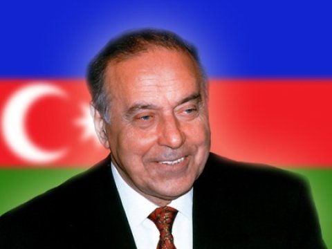 Heydər Əliyevin anım günüdür