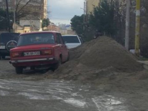 Badamdarın yollarını dağıtdılar – FOTOLAR