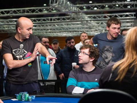 Azərbaycanlı qumarbaz pokerdə 400 min avro uddu - VİDEO