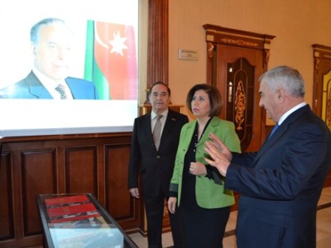 Bahar Muradova ictimaiyyətlə görüşdü - FOTOLAR