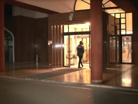  Bakı sakini girov saxlanıldığı oteldən qaçıb 