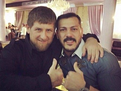 Ramzan Kadırov azərbaycanlı döyüşçüyə “Mercedes” bağışlayıb - VİDEO