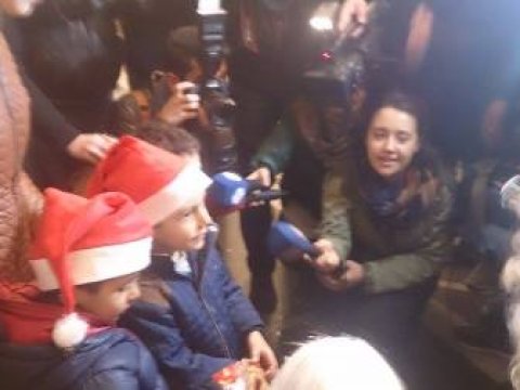 Şaxta baba və Qar qız Bakı Metropolitenində - FOTOLAR