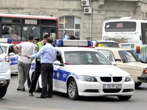 Yol polisi bir cərimə ilə sürücülərə üçqat zərbə vurur