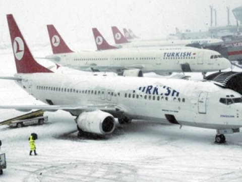 Əlverişsiz hava şəraiti İstanbul-Bakı aviareyslərində problem yaradıb