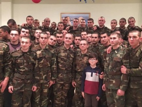   Mədət Quliyev Yeni ili döyüşçülərlə qarşıladı 