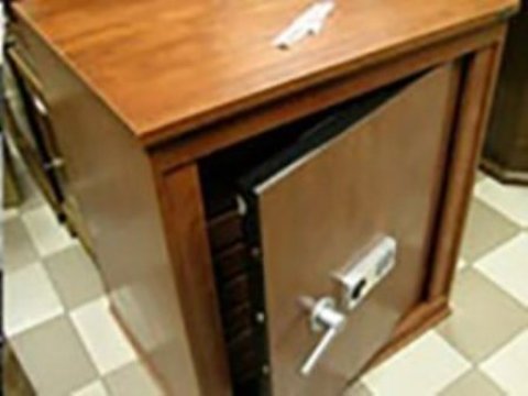   "Nurgün Group”a məxsus zavodda pulla dolu seyf oğurlanıb 