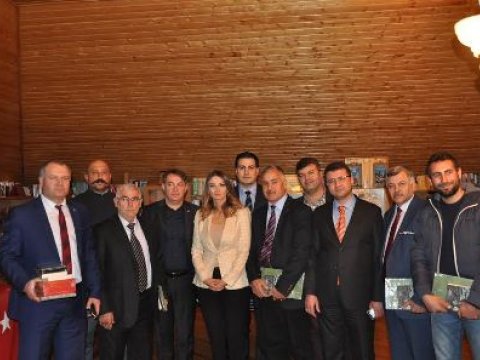 Deputat Türkiyəli KİV rəhbərlərini ermənilərə qarşı mübarizəyə çağırdı