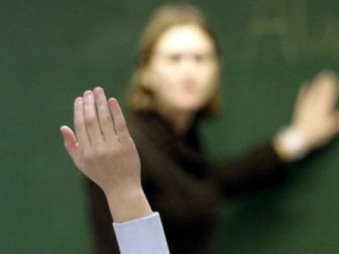 Şikayətçi olan müəllimə CAVAB: “İmtahandan keçsin, işə götürüm”