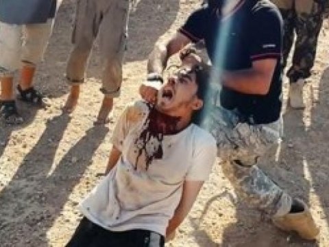 İŞİD 35 türkmənin başını kəsdi