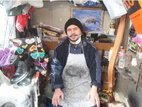 “Camaat əvvəlki havasında deyil” - Devalvasiya dövrünün dərzi, pinəçi, taksi sürücüsü ilə SÖHBƏT