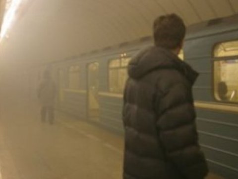   Metroda qatar tüstüləndi - sərnişinlər təxliyə edildi, video