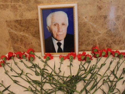 Təhsil nazirinin sabiq müavini vəfat etdi 