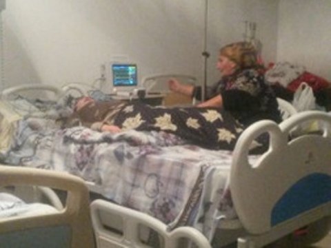  Qubada 15 yaşlı qız dərman içərək komaya düşüb  