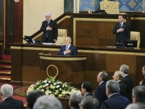 Milli valyutası ucuzlaşan ölkə növbədənkənar seçkilərə gedir