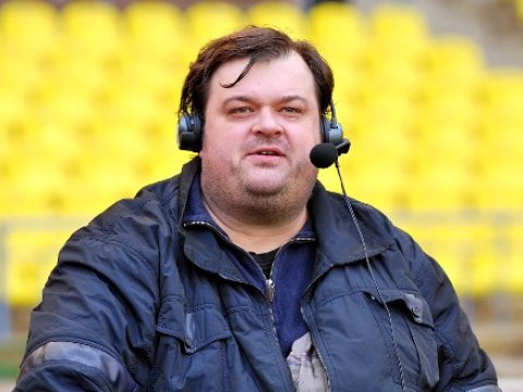 Efirə içkili gələn məşhur futbol şərhçisi qovuldu