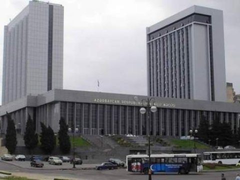 Milli Məclis sabah 7 məsələyə baxacaq 