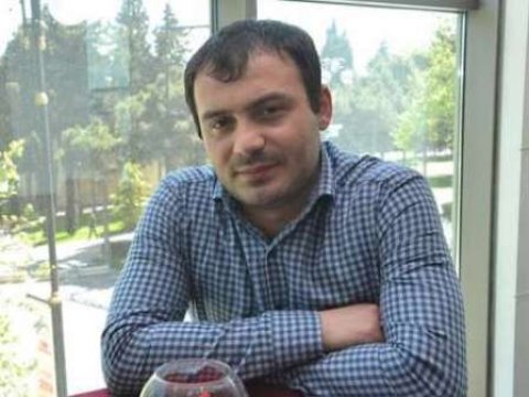  Paytaxtda jurnalistin mənzili qarət edilib  