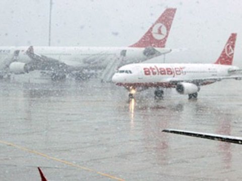 İstanbul- Bakı aviareysi təxirə salındı
