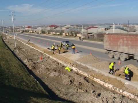 “Azəryolservis” süni təpələri sökür - FOTOLAR