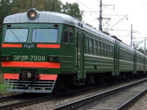 Azərbaycanda sərnişin qatarı daşa basılıb, cinayət işi açıldı