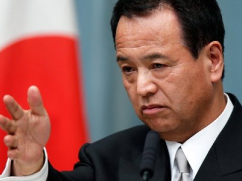 Rüşvət almaqda ittiham olunan nazir istefa verdi